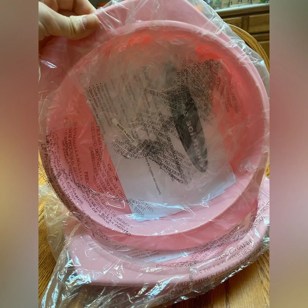 Bundle 2/$15 Deal! New!! Silicone Solutions Pink Bakeware Set of 2
